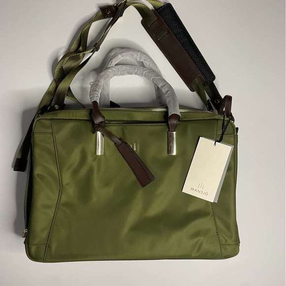 La Mansio olive green shoulder bag/backpack/versatile NWT - Picture 8 of 16